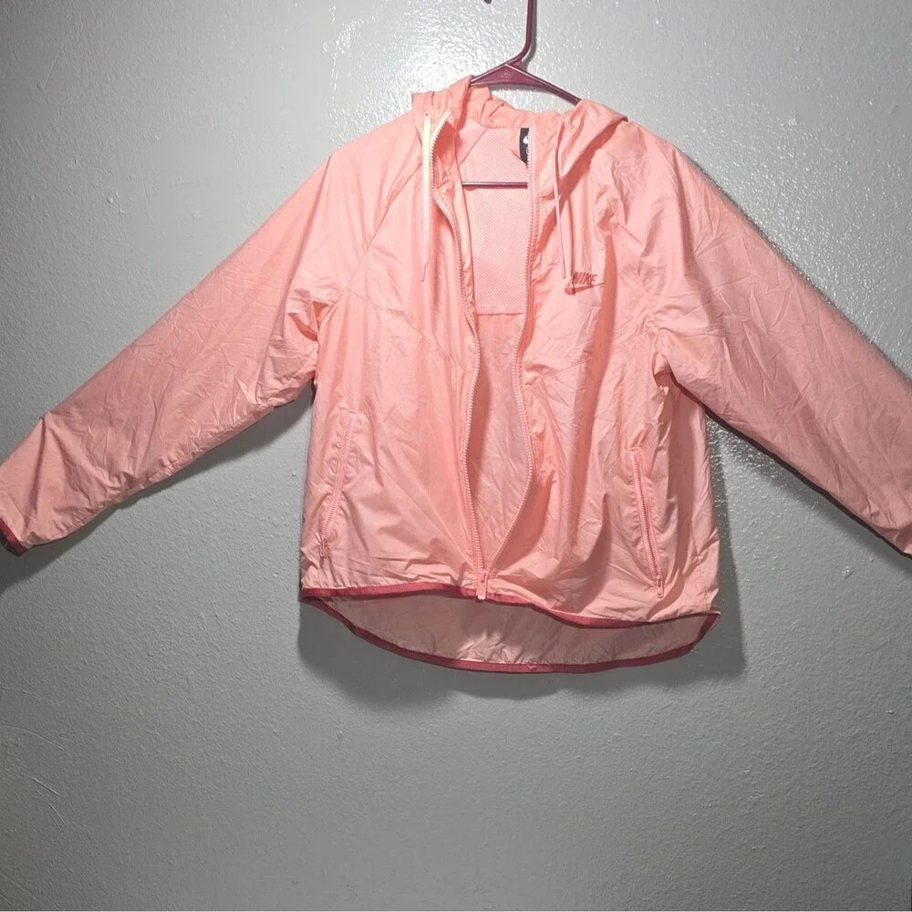 Nike Women’s Pink Hooded Full Zip Nylon Windbreaker Jacket, Size S